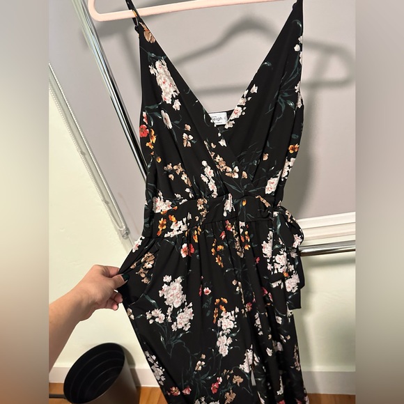 Kaileigh floral romper Large - Picture 2 of 7